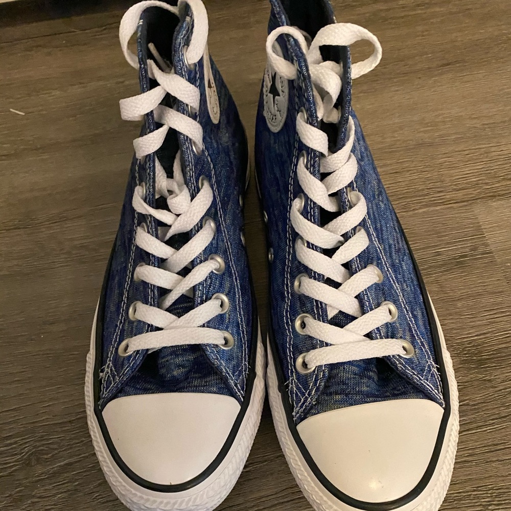 Blue high top converse